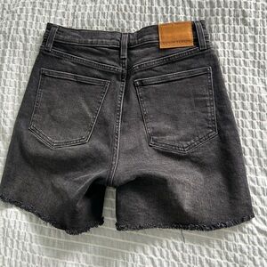 Aritzia Denim Forum The '50s Arlo Hi Mid-Thigh Denim Short Size 27 Small Medoum